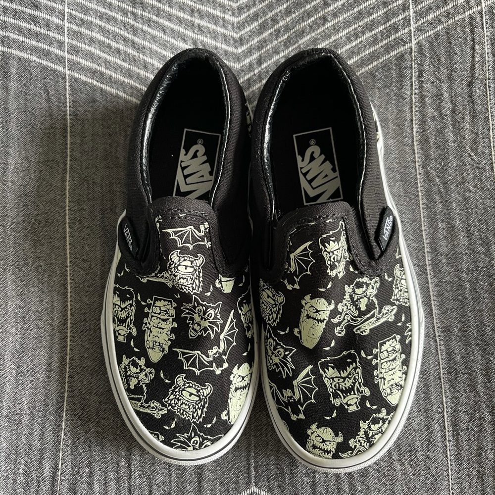 VANS kids slip on sneaker